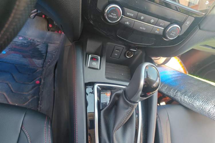 Used Nissan Qashqai 2023 Classic 2.0L CVT XV Comfort Edition Gear Lever