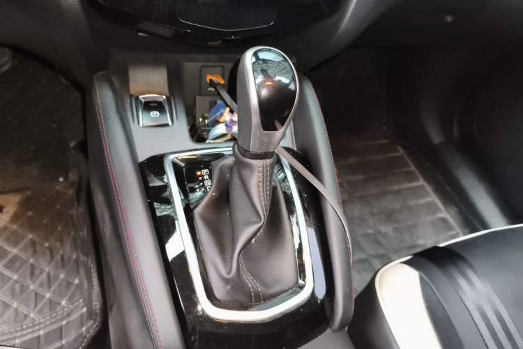 Used Nissan Qashqai 2023 Classic 2.0L CVT XV Comfort Edition Gear Lever