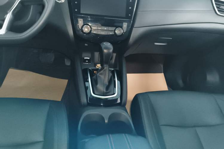 Used Nissan Qashqai 2023 Classic 2.0L CVT XV Comfort Edition Gear Lever