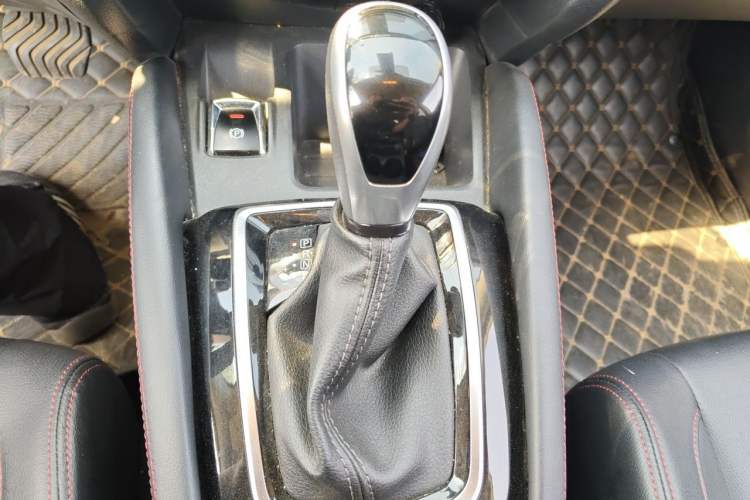 Used Nissan Qashqai 2023 Classic 2.0L CVT XV Comfort Edition Gear Lever
