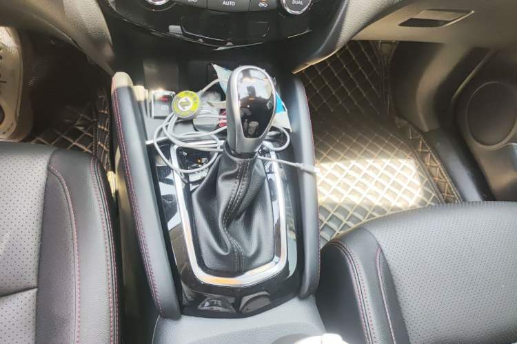 Used Nissan Qashqai 2023 Classic 2.0L CVT XV Prem. Smart Enjoyment Edition Gear Lever