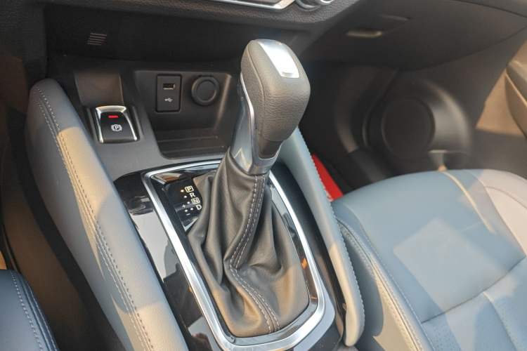 Used Nissan Qashqai 2023 Classic 2.0L CVT XV+ Leading Edition Gear Lever