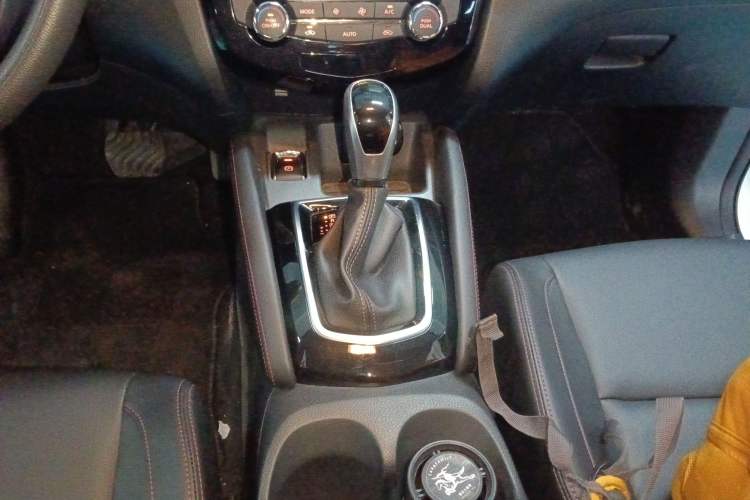Used Nissan Qashqai 2023 Classic 2.0L CVT XV Comfort Edition Gear Lever