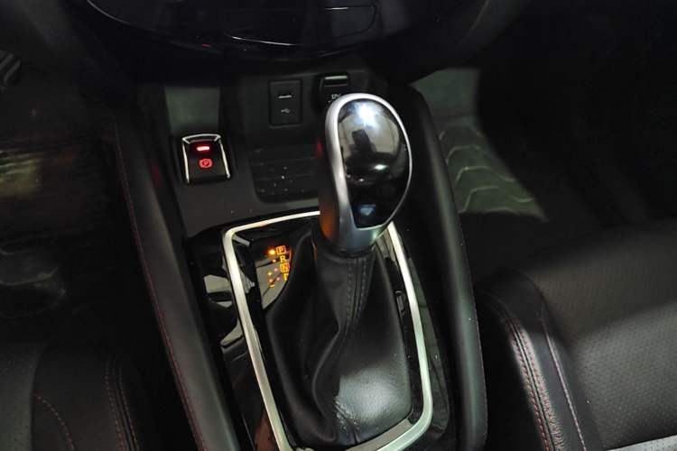 Used Nissan Qashqai 2023 Classic 2.0L CVT XV Prem. Smart Enjoyment Edition Gear Lever