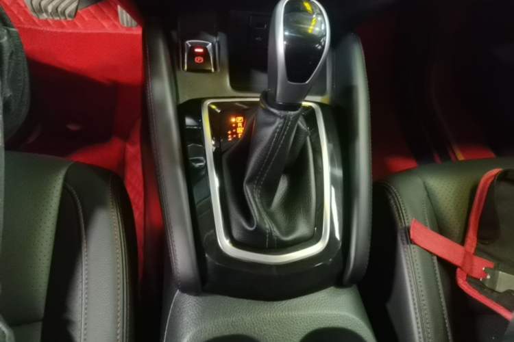 Used Nissan Qashqai 2023 Classic 2.0L CVT XV Prem. Smart Enjoyment Edition Gear Lever