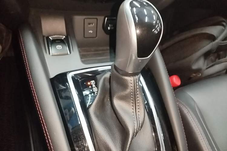 Used Nissan Qashqai 2023 Classic 2.0L CVT XV Comfort Edition Gear Lever