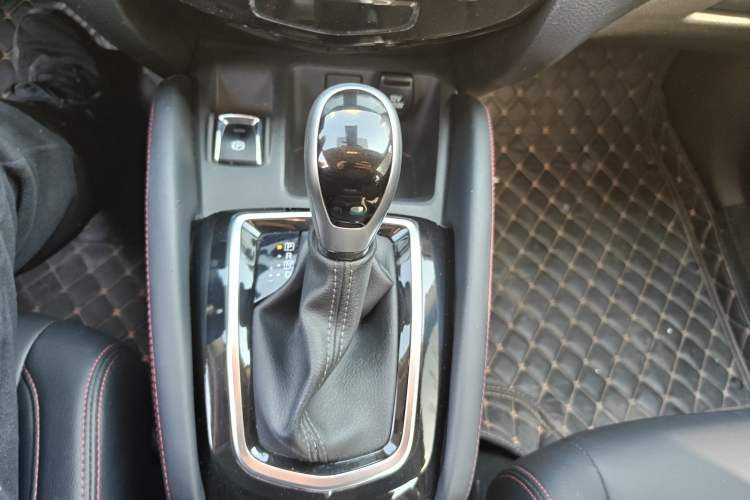 Used Nissan Qashqai 2023 Classic 2.0L CVT XV Comfort Edition Gear Lever