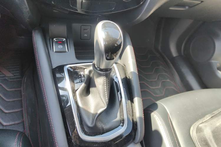 Used Nissan Qashqai 2023 Classic 2.0L CVT XV Comfort Edition Gear Lever