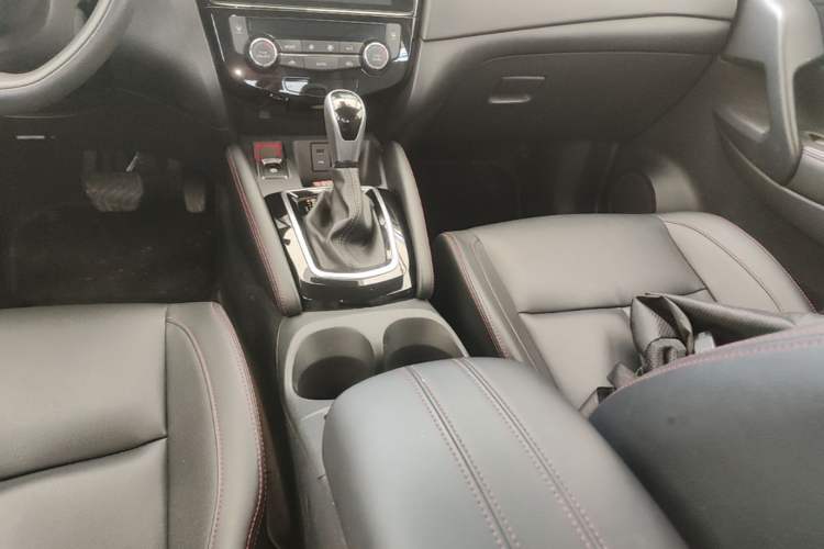 Used Nissan Qashqai 2023 Classic 2.0L CVT XV Comfort Edition Gear Lever