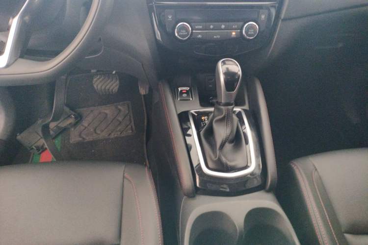 Used Nissan Qashqai 2023 Classic 2.0L CVT XV Comfort Edition Gear Lever