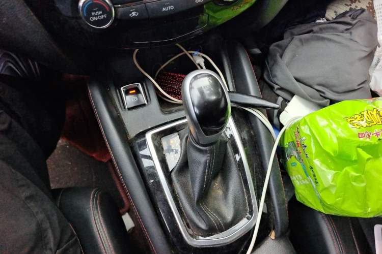 Used Nissan Qashqai 2023 Classic 2.0L CVT XV Comfort Edition Gear Lever