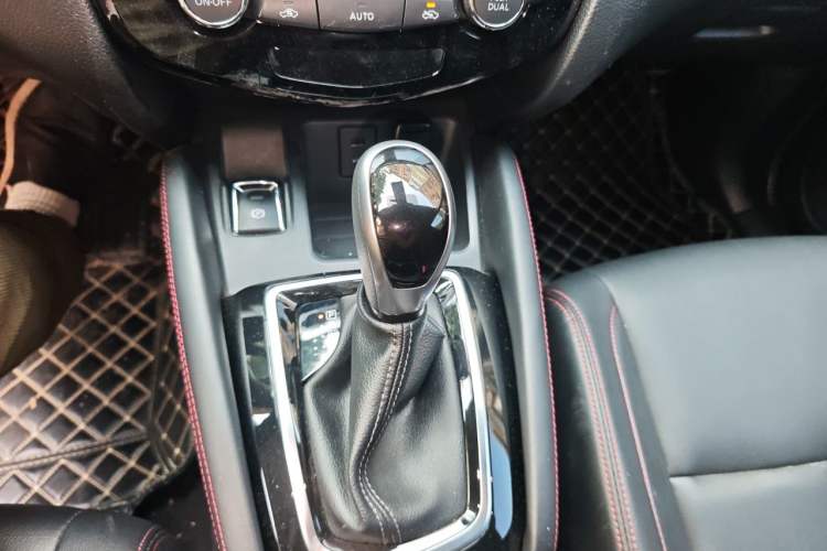 Used Nissan Qashqai 2023 Classic 2.0L CVT XV Comfort Edition Gear Lever