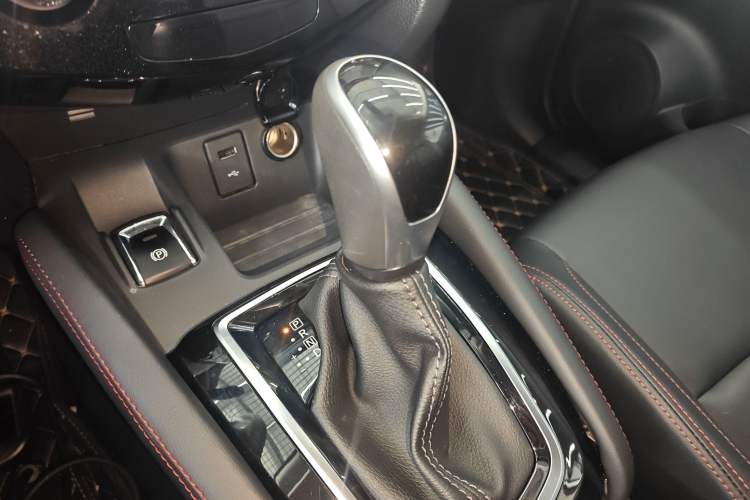 Used Nissan Qashqai 2023 Classic 2.0L CVT XV Comfort Edition Gear Lever