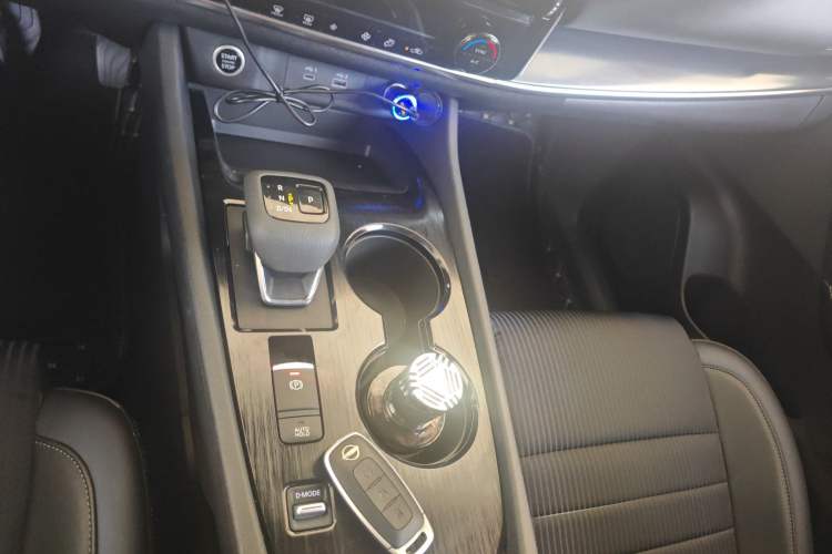 Used Nissan Qashqai 2023 1.3T CVT Luxury Edition Gear Lever