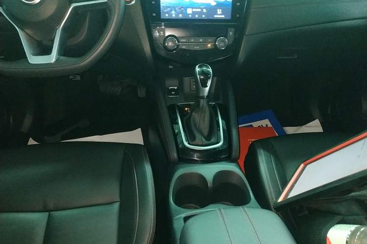 Used Nissan Qashqai 2023 Classic 2.0L CVT XV Comfort Edition Gear Lever