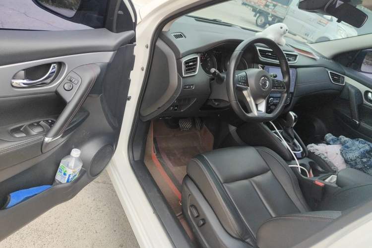 Used Nissan Qashqai 2023 Classic 2.0L CVT XV Prem. Smart Enjoyment Edition Interior 3