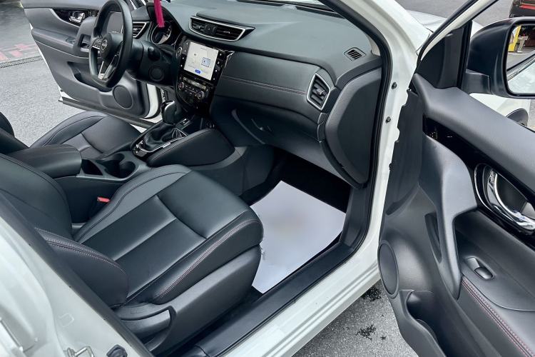 Used Nissan Qashqai 2023 Classic 2.0L CVT XV Comfort Edition Interior 3