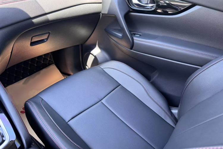 Used Nissan Qashqai 2023 Classic 2.0L CVT XV Comfort Edition Interior 7