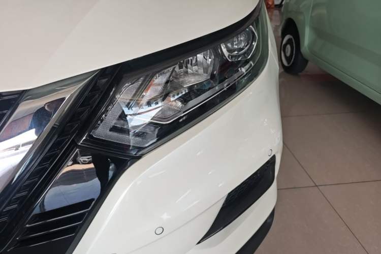 Used Nissan Qashqai 2023 Classic 2.0L CVT XV Comfort Edition Left Front Headlight