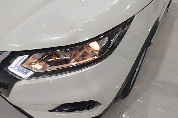 Used Nissan Qashqai 2023 Classic 2.0L CVT XV Comfort Edition Left Front Headlight