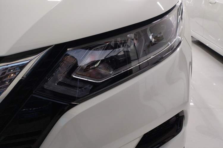 Used Nissan Qashqai 2023 Classic 2.0L CVT XV Comfort Edition Left Front Headlight