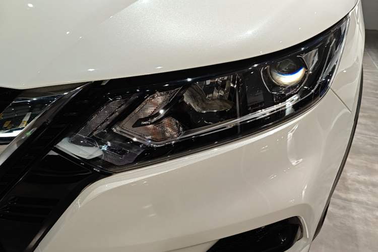 Used Nissan Qashqai 2023 Classic 2.0L CVT XV Comfort Edition Left Front Headlight