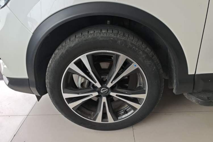 Used Nissan Qashqai 2023 Classic 2.0L CVT XV+ Leading Edition Left Front Wheel Hub