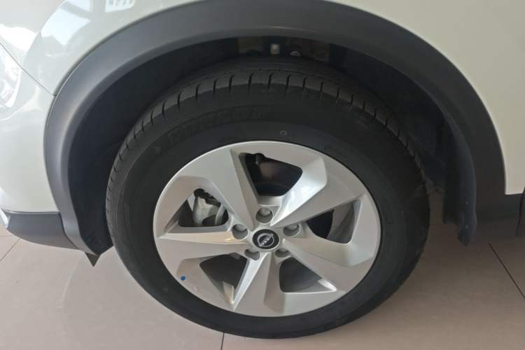 Used Nissan Qashqai 2023 Classic 2.0L CVT XV Comfort Edition Left Front Wheel Hub