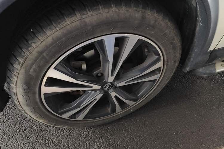 Used Nissan Qashqai 2023 Classic 2.0L CVT XV Prem. Smart Enjoyment Edition Left Front Wheel Hub