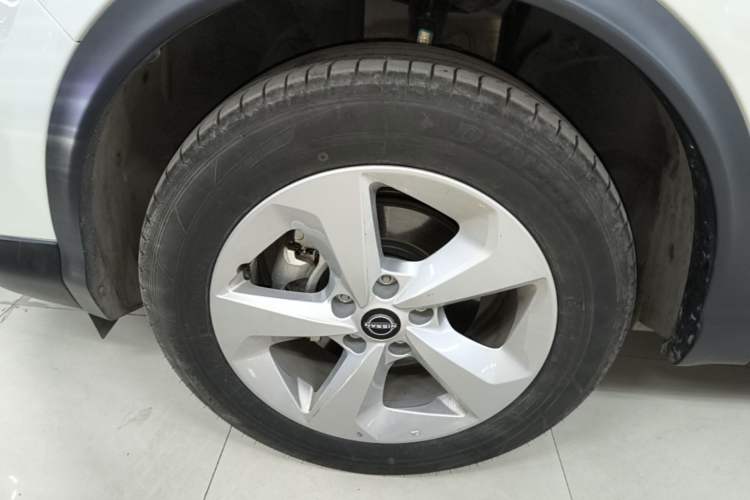 Used Nissan Qashqai 2023 Classic 2.0L CVT XV Comfort Edition Left Front Wheel Hub
