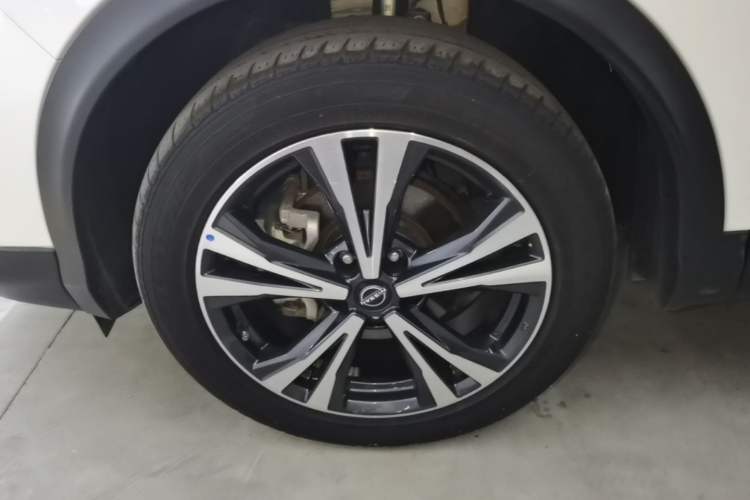 Used Nissan Qashqai 2023 Classic 2.0L CVT XV+ Leading Edition Left Front Wheel Hub