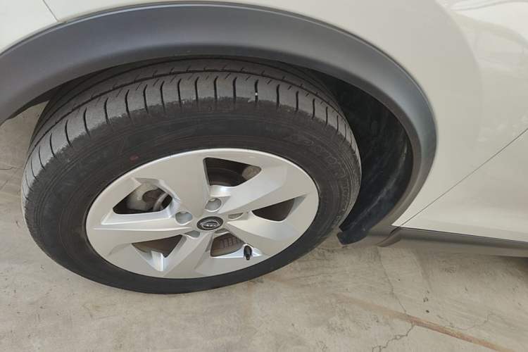 Used Nissan Qashqai 2023 Classic 2.0L CVT XV Comfort Edition Left Front Wheel Hub