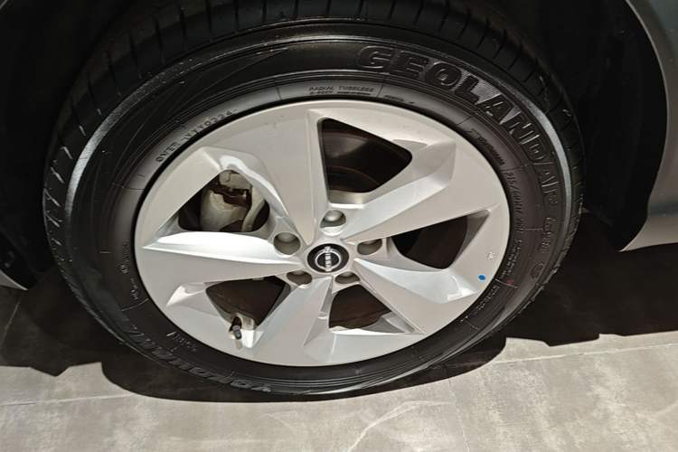 Used Nissan Qashqai 2023 Classic 2.0L CVT XV Comfort Edition Left Front Wheel Hub