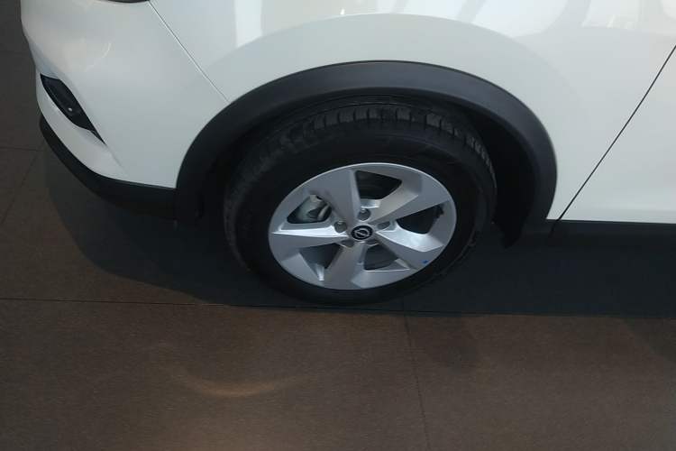 Used Nissan Qashqai 2023 Classic 2.0L CVT XV Comfort Edition Left Front Wheel Hub