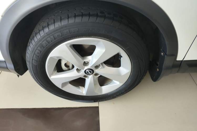 Used Nissan Qashqai 2023 Classic 2.0L CVT XV Comfort Edition Left Front Wheel Hub