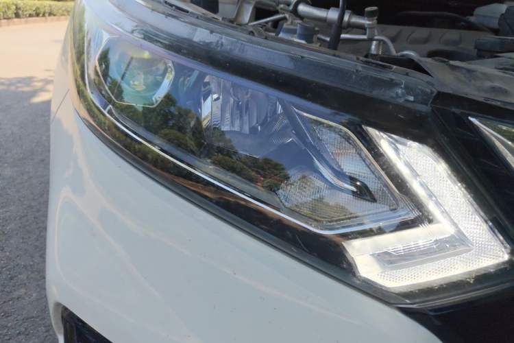 Used Nissan Qashqai 2023 Classic 2.0L CVT XV Comfort Edition Right Front Headlight