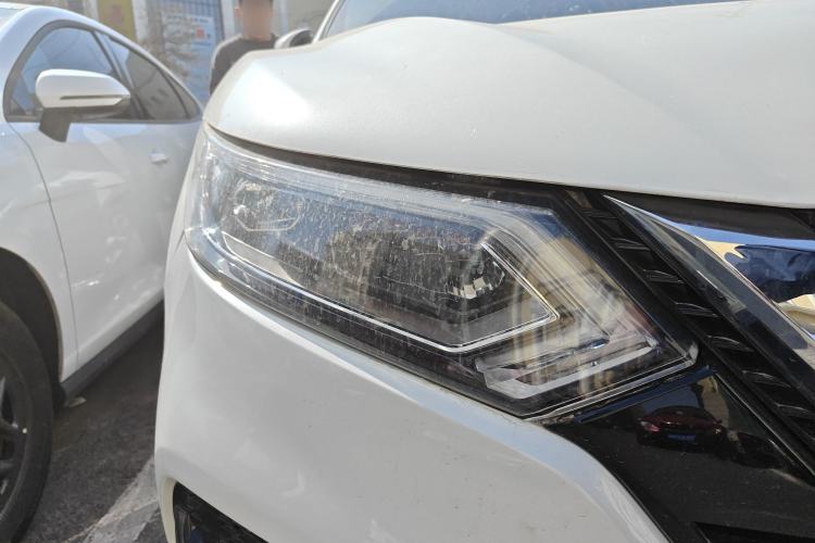 Used Nissan Qashqai 2023 Classic 2.0L CVT XV Comfort Edition Right Front Headlight