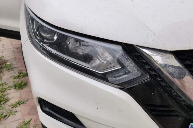 Used Nissan Qashqai 2023 Classic 2.0L CVT XV Comfort Edition Right Front Headlight