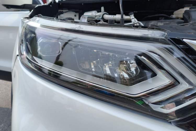 Used Nissan Qashqai 2023 Classic 2.0L CVT XV Prem. Smart Enjoyment Edition Right Front Headlight