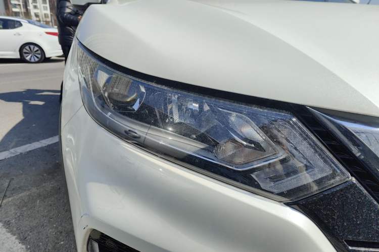 Used Nissan Qashqai 2023 Classic 2.0L CVT XV Comfort Edition Right Front Headlight