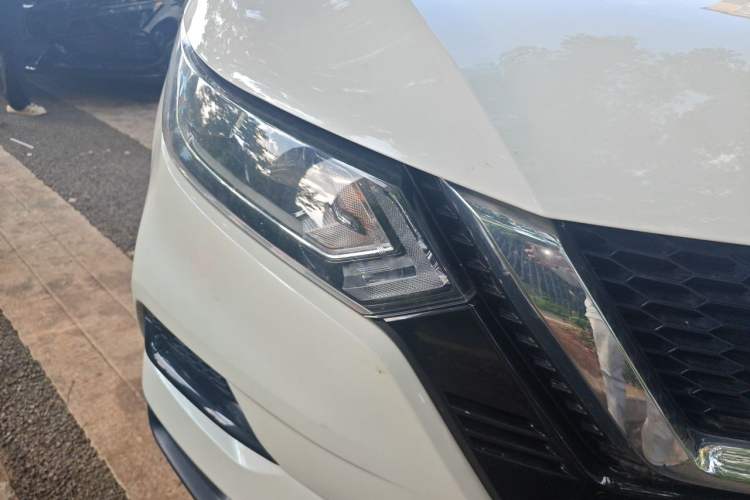 Used Nissan Qashqai 2023 Classic 2.0L CVT XV Comfort Edition Right Front Headlight
