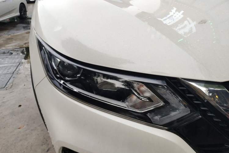 Used Nissan Qashqai 2023 Classic 2.0L CVT XV Comfort Edition Right Front Headlight