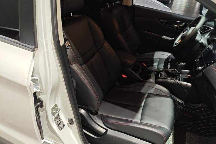 Used Nissan Qashqai 2023 Classic 2.0L CVT XV Comfort Edition Right Front Seat