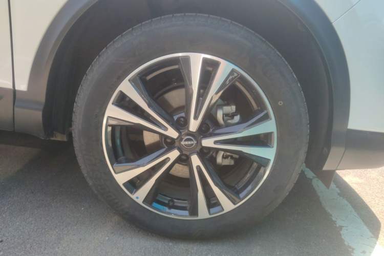 Used Nissan Qashqai 2023 Classic 2.0L CVT XV+ Leading Edition Right Front Wheel Hub