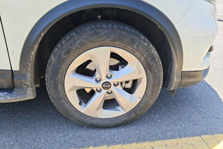 Used Nissan Qashqai 2023 Classic 2.0L CVT XV Comfort Edition Right Front Wheel Hub