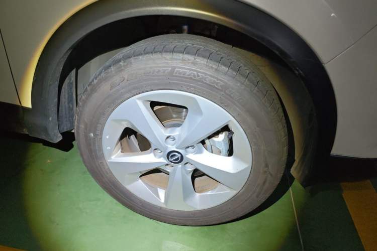 Used Nissan Qashqai 2023 Classic 2.0L CVT XV Comfort Edition Right Front Wheel Hub