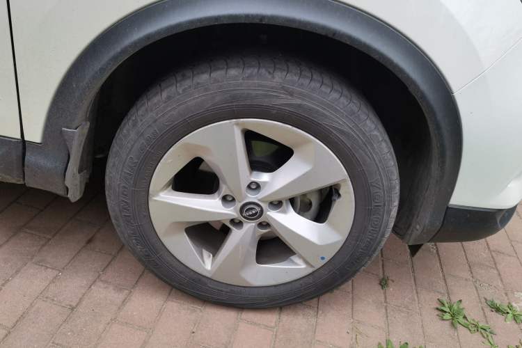 Used Nissan Qashqai 2023 Classic 2.0L CVT XV Comfort Edition Right Front Wheel Hub