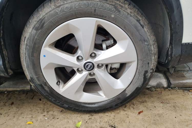 Used Nissan Qashqai 2023 Classic 2.0L CVT XV Comfort Edition Right Front Wheel Hub