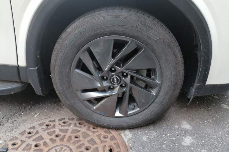 Used Nissan Qashqai 2023 1.3T CVT Elite Edition Right Front Wheel Hub
