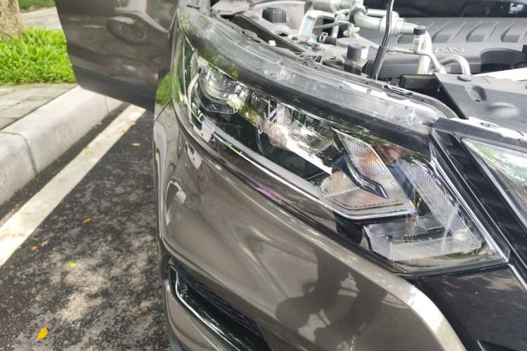 Used Nissan Qashqai 2023 Classic 2.0L CVT XV Comfort Edition Right Front Headlight